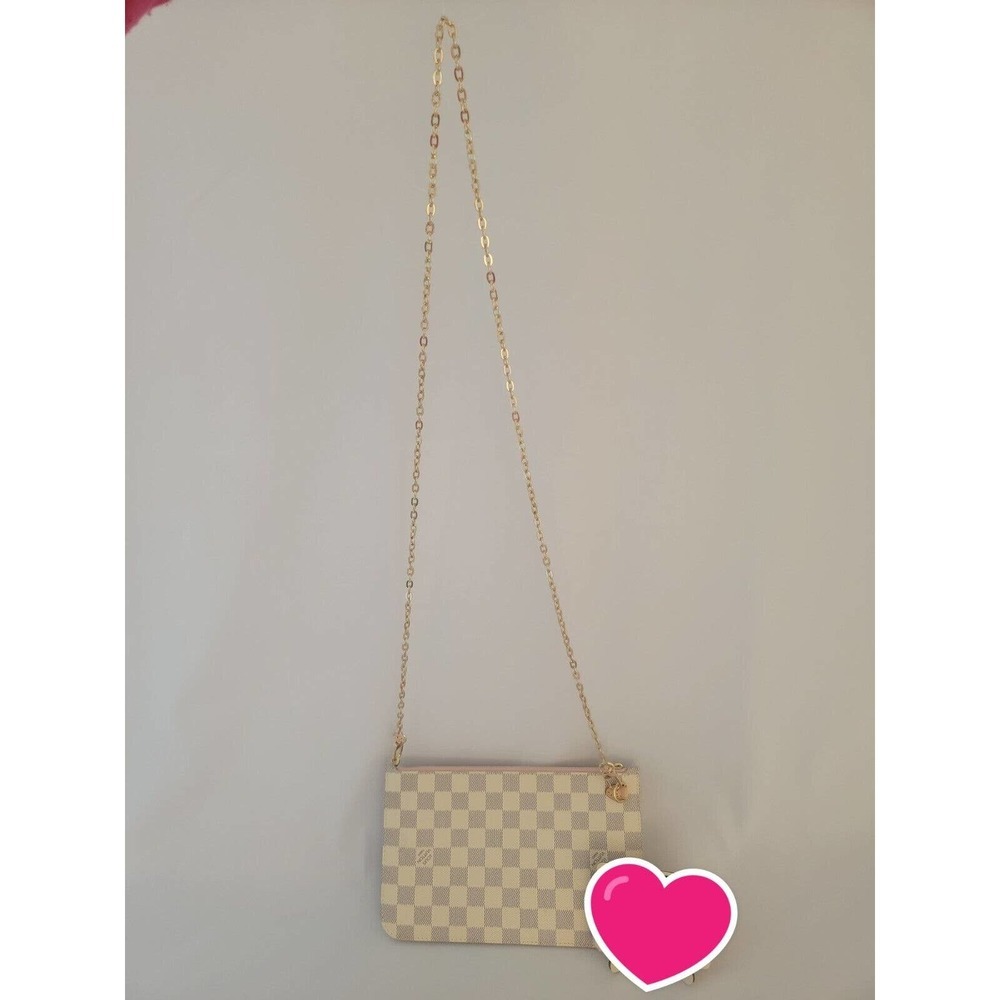 Louis Vuitton Neverfull monogram pochette crossbody